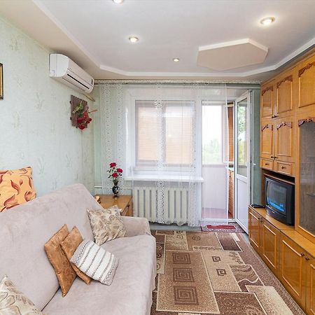 Comfortable Apartments On Hrushevskogo Street Near 16 City Hospital Dnipro Bagian luar foto