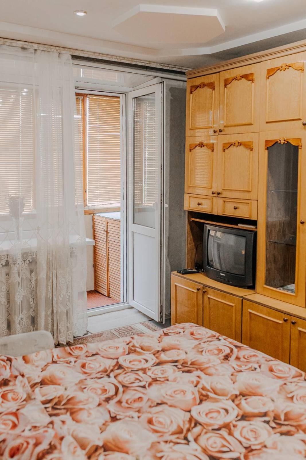 Comfortable Apartments On Hrushevskogo Street Near 16 City Hospital Dnipro Bagian luar foto